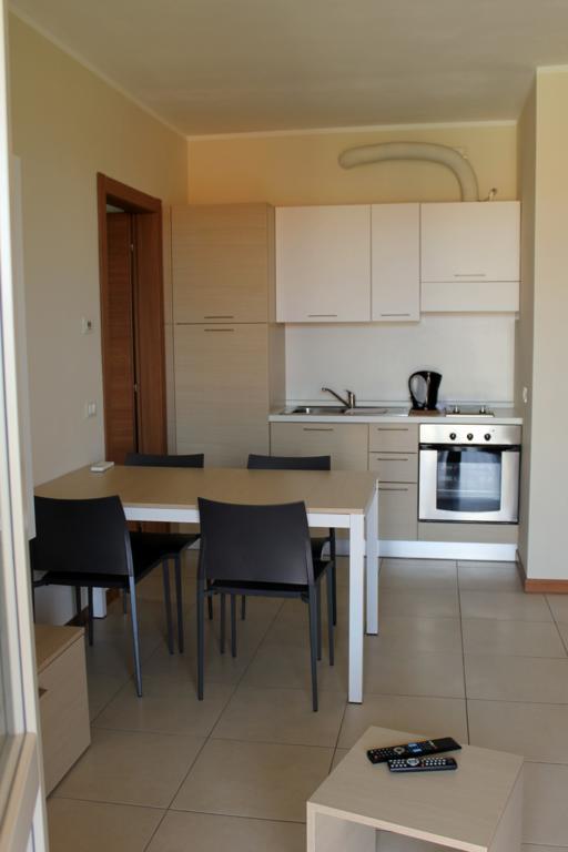 Residence Barcarola Sirmione Habitación foto